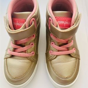 Oomphies shoes for girls
